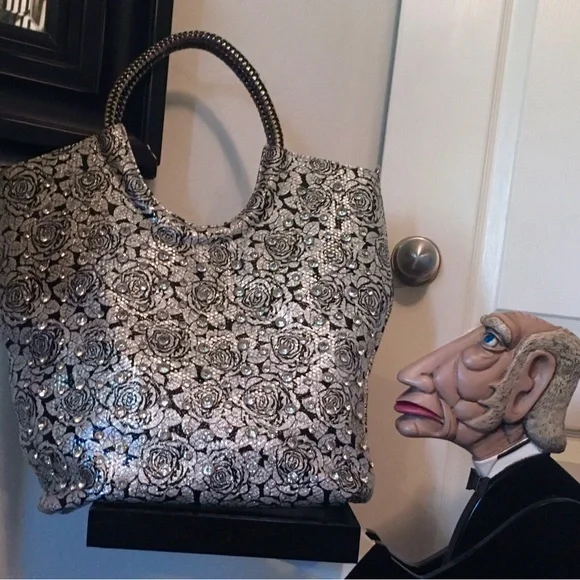 Elegant Silver Floral Women's WOW Bag - Picture 1 of 3